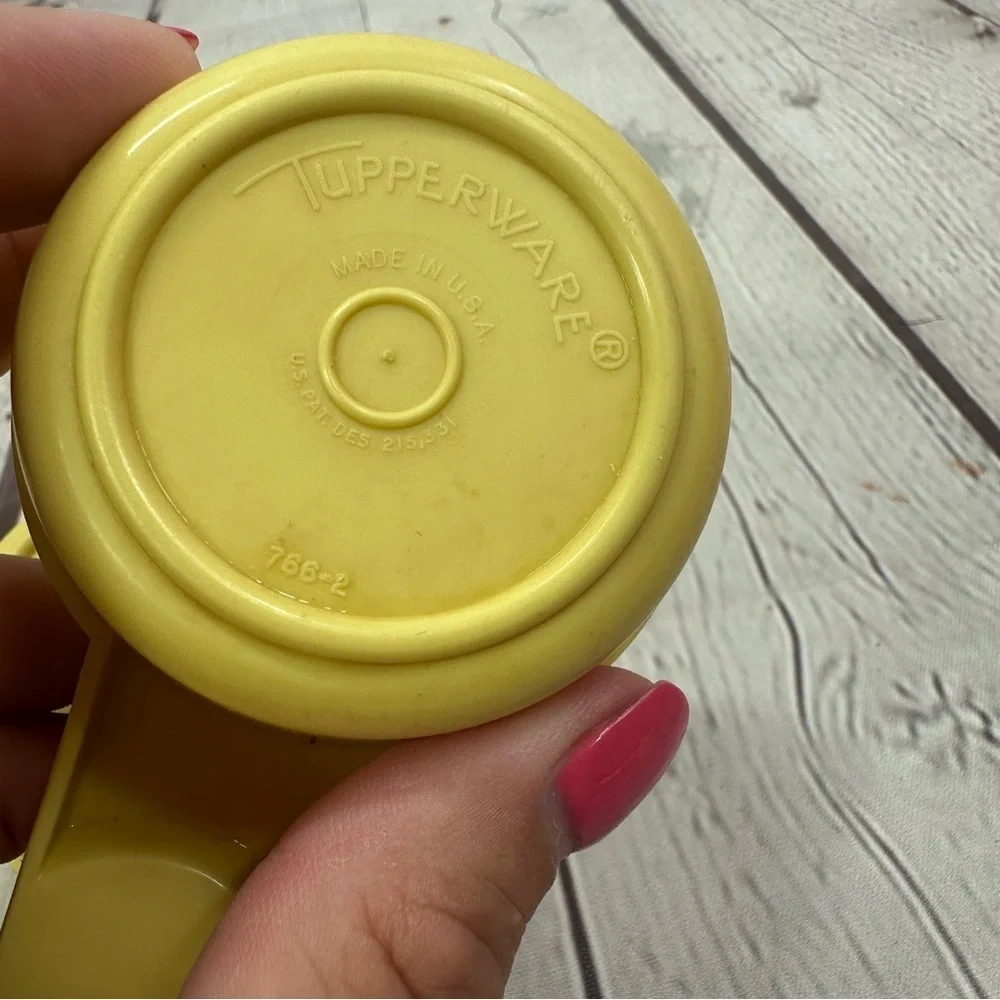 vintage tupperware gold Measuring Cups replacements not a full set